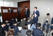 늙은 민주당과 어린 통합당이 만나면?