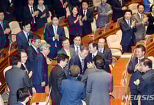 [춘추관]여당 단독개원? 文대통령은 '찐개원' 바란다