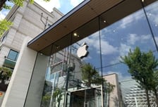 아이폰 광고 같은 통신사 광고…10년 넘은 애플 '갑질'이었다