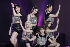 '아이브'가 가요계 휩쓸자…카카오엔터가 웃는다, 왜?