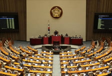 '민주'없는 민주당, '국민'없는 국민의힘, '정의'없는 정의당