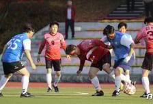 정쟁 멈추고 '볼다툼' 벌인 여야… 친선축구 '0-0' 무승부