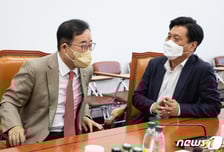 과방위, '방송 지배구조 개편' 법안 심사… 與 "당론 정할 시간 달라"