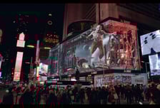 "상상 이상의 공포"…美 뉴욕 한복판에 뜬 크래프톤 괴생명체