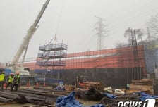 화성 물류센터서 철근 붕괴 '1명 사망'..중대재해법 조사