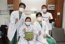 "컵 짜이!" 라오스 오지의 갑상샘암·심장병 환자, 한국서 건강 되찾아