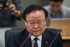 '실언 논란' 김재원·태영호…"중징계해야" 34% "자진사퇴해야" 32%