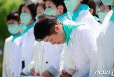 의사·간호조무사 단식 끝내자...간호사 수장들 "무기한 단식 돌입"