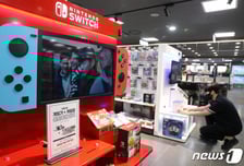 "스위치의 성공"…닌텐도의 '하이브리드 혁신'