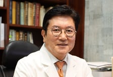 화장실 다녀왔는데, 꽉 막힌 도로서 또 소변이…'이것' 마시면 도움