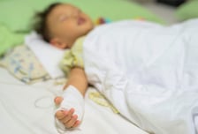 구토하는 우리 아이, 이럴 땐 꼭 병원 가야…기저귀로 보는 '탈수 신호'