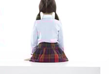 양쪽 소음순 달라붙은 여아, 에스트로겐 연고 바른 효과 검증됐다