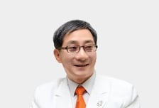 이수찬 힘찬병원 대표원장 "로봇 인공관절 수술, 유튜브로 공개"