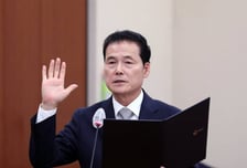 "장관 되고 싶으면 유튜버 해야"...'가짜뉴스' 퍼트려도 못 막는다