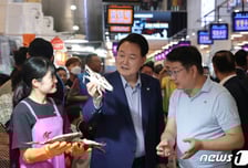 尹대통령 지지율 1%p 내린 33%…민주 27%, 尹정부 출범 후 최저