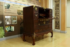 한국 외과 발전시킨 美의사의 책상, 80여 년만에 한국 온 사연은