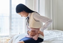 '꿀잠' 부러운 여고생, 생리 전부터 '이것' 더 심해진다