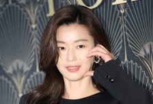 "전지현은 나잇살도 비껴가네"…'20대 몸매 그대로'가 대단한 이유