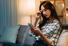 주름질 만큼 '질끈' 감아야…"단 1초" 안구건조증 막는 이 습관