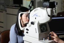 "노화 때문" 쉽게 봤다 실명까지?…"눈앞에 벌레" 이럴 땐 안과 가야