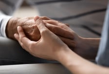 "인공호흡기 그냥 떼줘" 연명치료 중단 의향자, 200만명 넘어