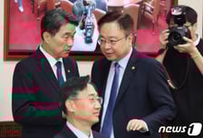 복지부, 의대 정원 확대 규모 논의… 조규홍 장관 "더 미룰 수 없다"