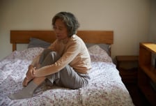 "나 혼자 외롭게 산다" 독거노인, 동거 노인보다 '이것' 더 낮았다