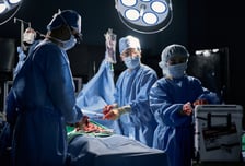 [단독] "없으면 수술 마비"…흉부외과 '불법' 투명인간 국감 첫 등장