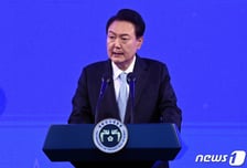 '이준석 신당' 논란에 尹대통령 지지율 35%…3주 만에 하락