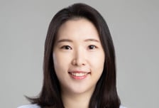 얼굴 화끈, 툭하면 욱…갱년기 우리 엄마, '호르몬 치료' 받아야 할까