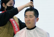 회장 삭발하며 총파업 꺼낸 의협, 정부와 갈등 증폭… 파업 동력은