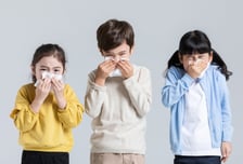 "마스크 써서 면역력 떨어졌어" 사실일까?…독감·폐렴 퍼진 진짜 이유