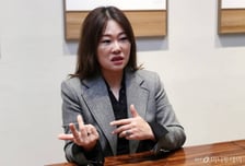 "타투가 어려우면 눈썹문신부터 합법화" 반영구화장사 단체장의 호소