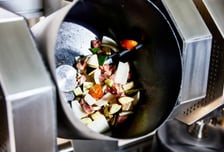 "손목질환 부르는 웍질, 대신 할게요" 조리로봇 개발한 '이 기업'