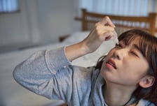 사무실 난방기에 눈이 '뻑뻑'…인공눈물도 잘못 사용하면 '염증'