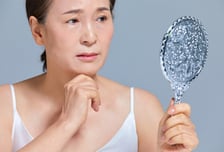 40대 됐더니 거울 보기 겁나…"얼굴이 흘러내린다" 어쩌지?