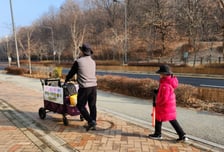 "尹대통령 만나고파" 1형 당뇨병 가족, 대통령실까지 170㎞ 행진 중