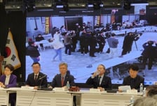 [속보] "투쟁으로 정부의 야욕 막아낼 것" 의협 비대위 긴급회의 개시