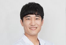 눈 나쁜 어르신, 지하철에서 유튜브 보지 마세요