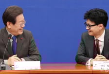 "육아휴직 급여 인상"...출산율 '0.65명' 국가소멸 막을 대책은