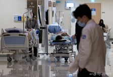 "오늘 의국 졸업합니다"…4년차 전공의마저 떠나는 병원들[르포]