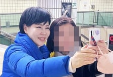 마장역 채운 "파이팅" "셀카 찍어요"...전현희 "성동 스타일 이끌 것"