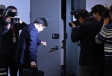 의대 교수들 "25일부터 사직…중환자·응급환자 진료 여부는 22일 논의"