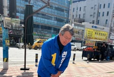 "정권 무찌르라"는 시민들…'부산 강서' 변성완 "송도 뛰어넘겠다"