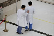 고려대·연세대·전북대 의대 교수들 줄사표…"직 걸고 모든 것 하겠다"
