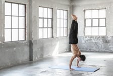 '이 질환' 모르고 물구나무 섰다간 실명될 수도…"조기 발견 중요"