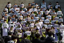 "매달 500억 손실…월급 안 나온다 소문까지" 병원 노동자들 울분
