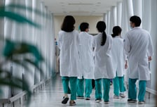 갈등 심화냐 극적 타협이냐...의료대란 정국, 총선 후 분수령 맞나