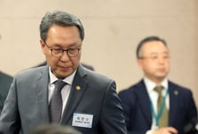 전공의 1325명 "박민수 차관 때문에 피해 봐…고소할 것"