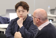 세계 의사 모인곳에서 전공의 호소…"한국선 주 100시간 근무"